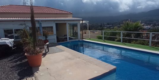 Doppelhaus mit Pool in El Paso (El Barrial)